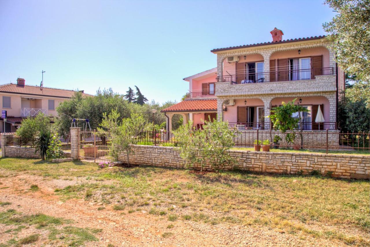 Comfortable Apartments In Peroj Near The Sea Exterior foto