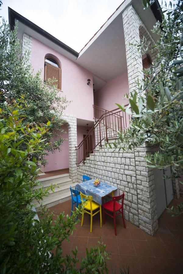 Comfortable Apartments In Peroj Near The Sea Exterior foto
