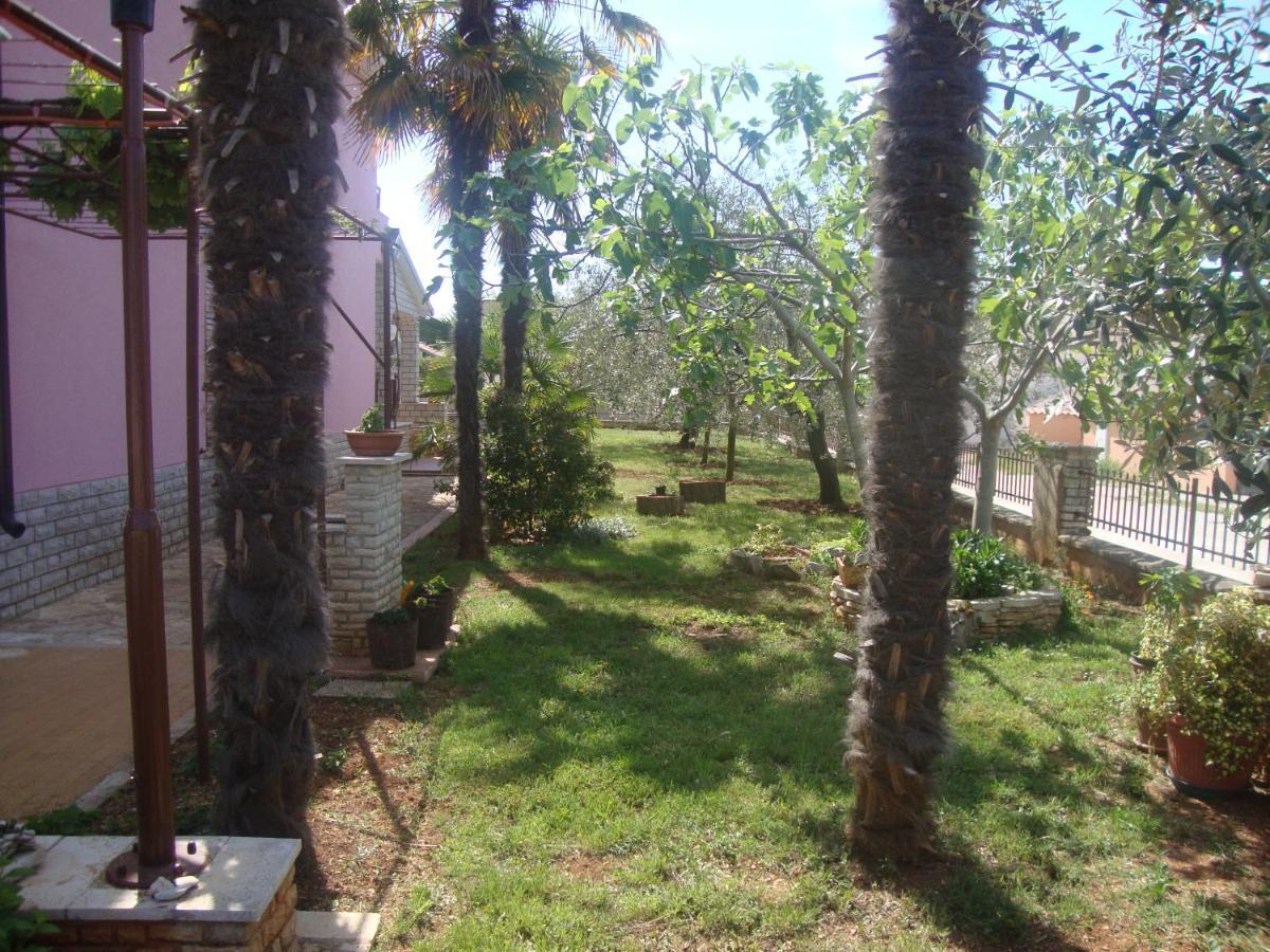 Comfortable Apartments In Peroj Near The Sea Exterior foto