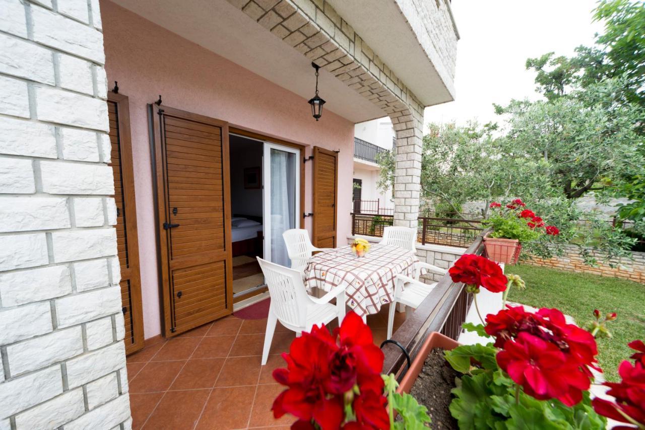 Comfortable Apartments In Peroj Near The Sea Exterior foto